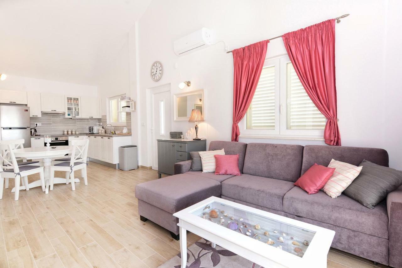 Apartment Nadoveza Tribalj Eksteriør bilde